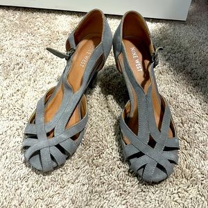 Never worn! Nine West grey suede heels